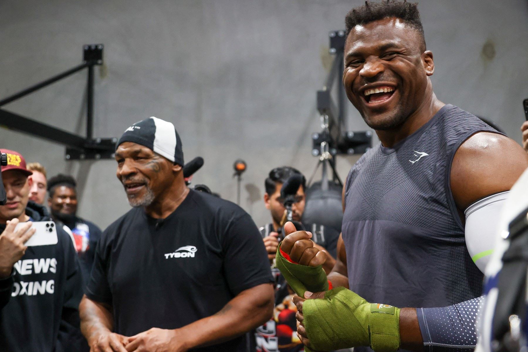 Mike Tyson a Francis Ngannou.