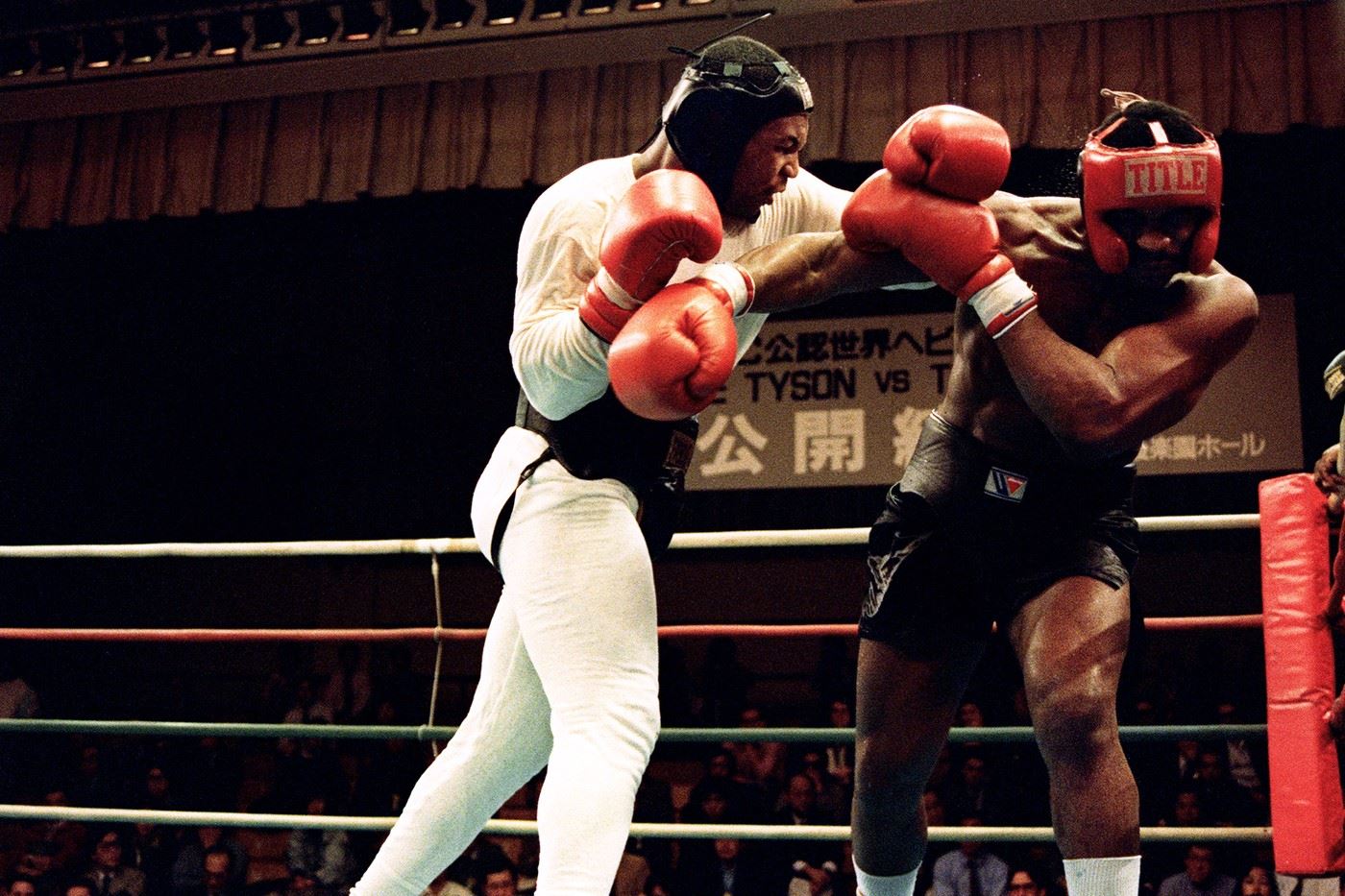 Mike Tyson v roce 1988. Stále trénuje, stále dře.