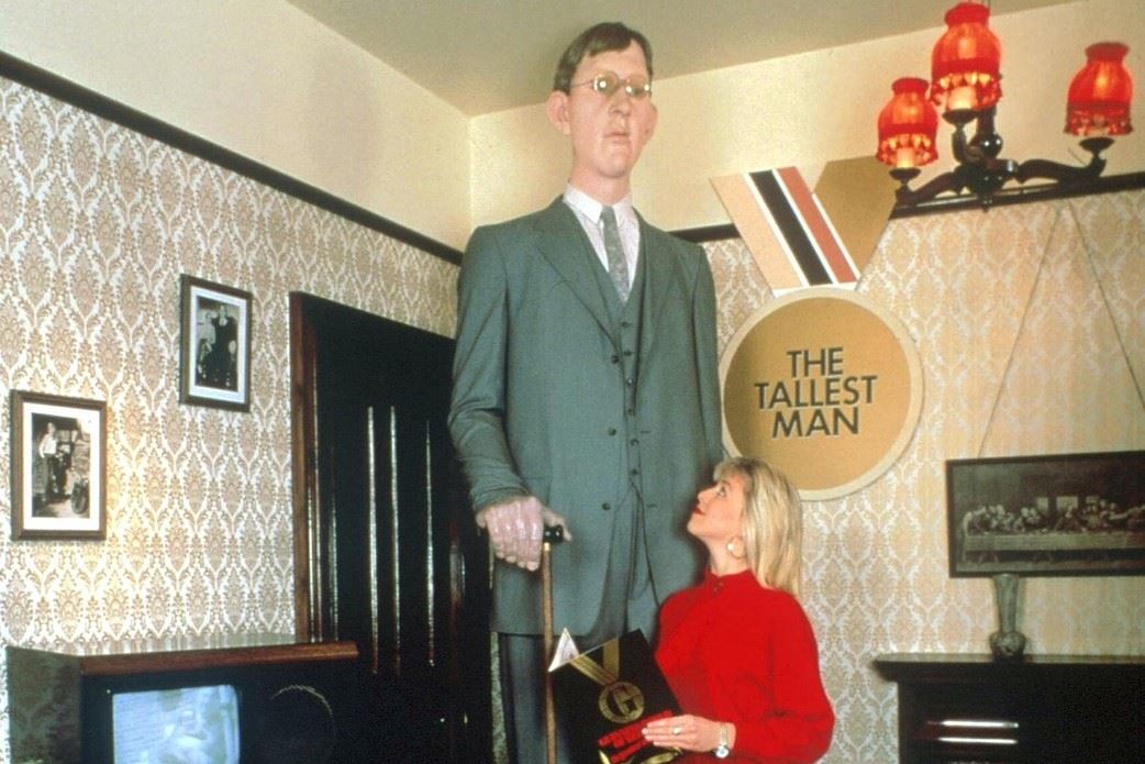 Robert Wadlow byl skutečný gigant. 