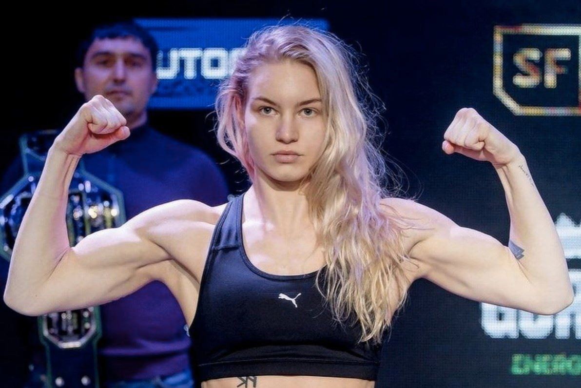 Victoria Dudakova před zápasem v UFC.