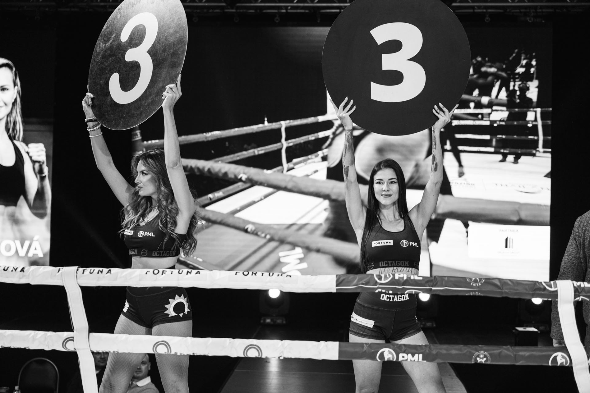 Sobotní PML v Praze, součástí byly i ring girls.