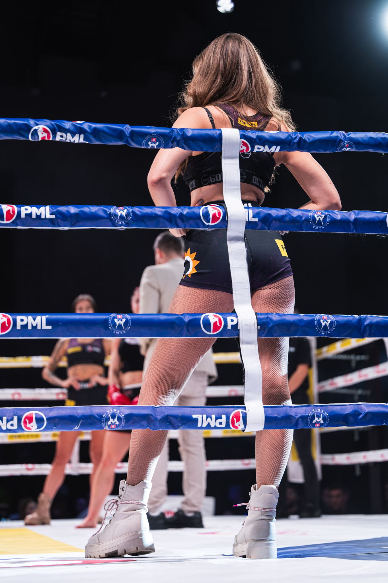 Sobotní PML v Praze, součástí byly i ring girls.