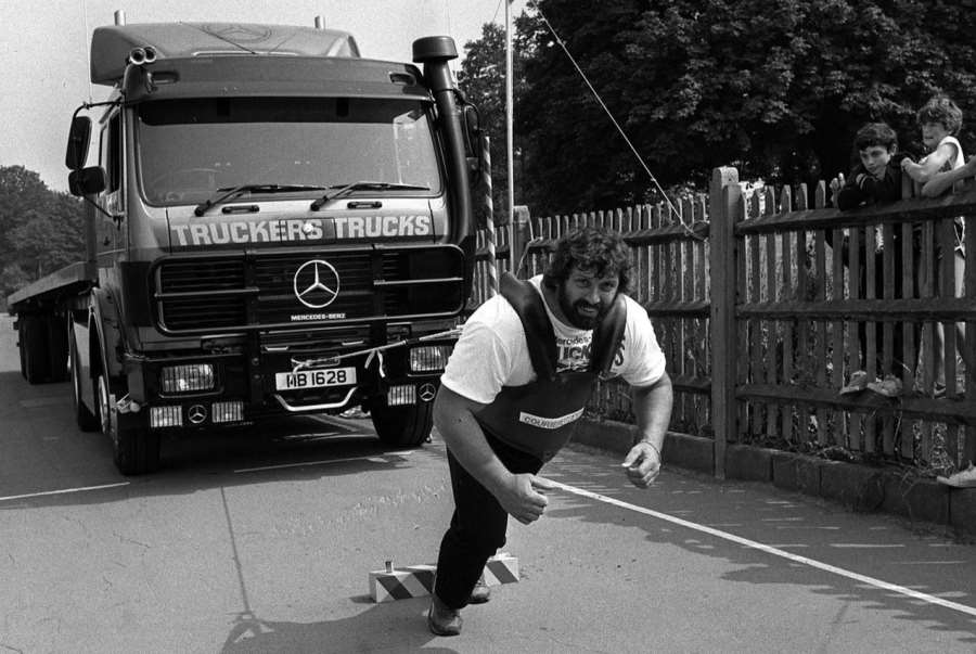 Zemřel legendární 170kilový obr. Tahal náklaďáky a bojoval na olympiádách