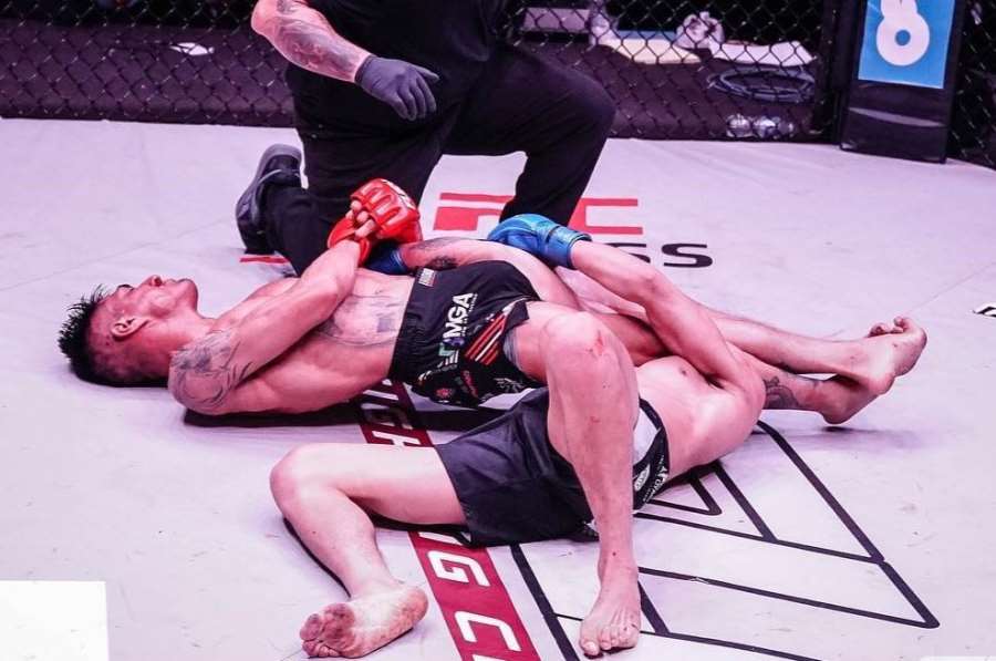 Mohl jsem zemřít. MMA zápasník v upřímné zpovědi nechápe chování sudího z UFC 