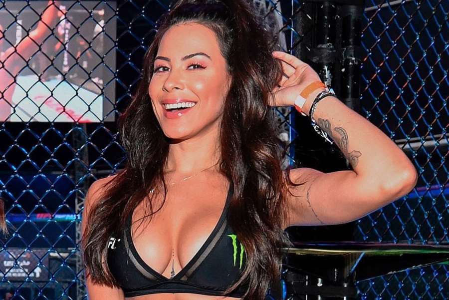 Půvabná ring girl UFC oznámila těhotenství. Zveřejnila video 