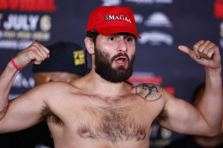 Masvidal za den přibral 13 kilo. Přesto nedokázal Diaze sundat, smějí se fanoušci