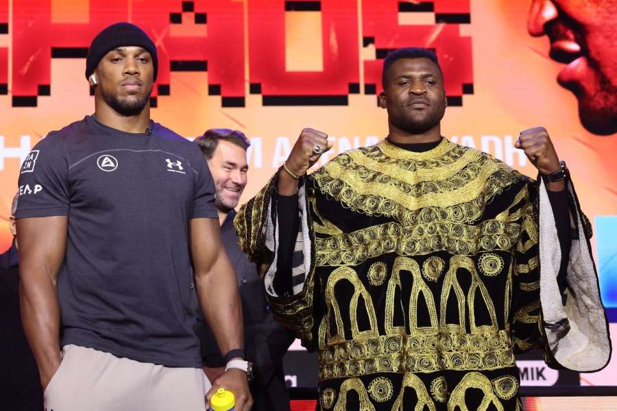 Zlatý věk boxu. Lepší z dvojice Ngannou vs. Joshua dostane titulovou šanci