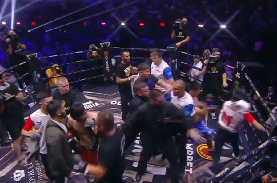 Jedna z nejbláznivějších rvaček v historii MMA. Do akce šlo po zápase přes 20 lidí