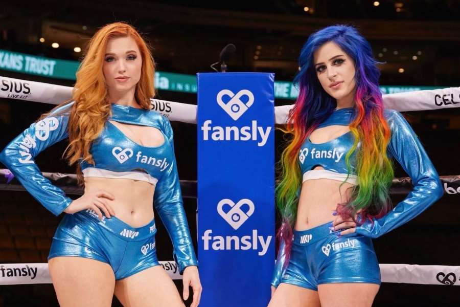 Krásná ring girl ze zápasu Jakea Paula a život v luxusním vězení