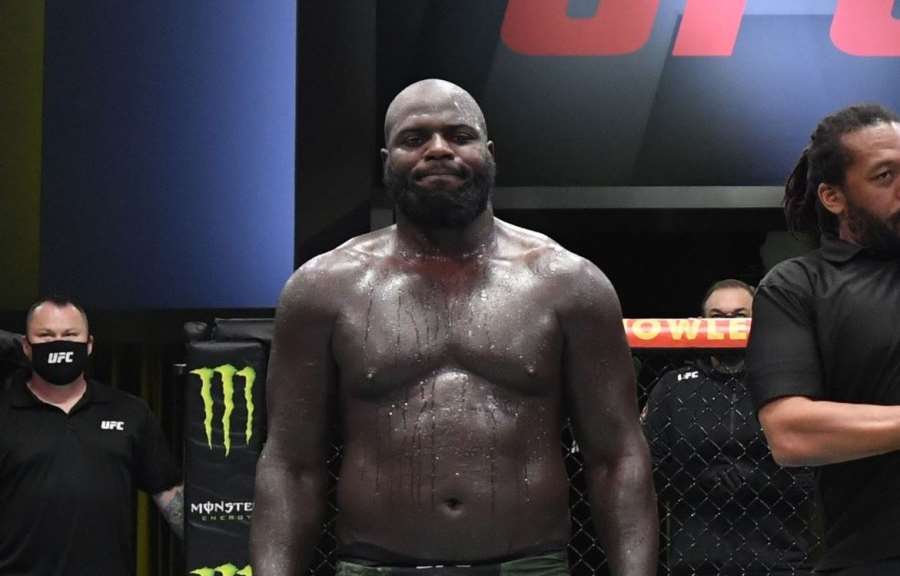 Blamáž rozhodčího na UFC v Austrálii. Během turnaje byl sesazen