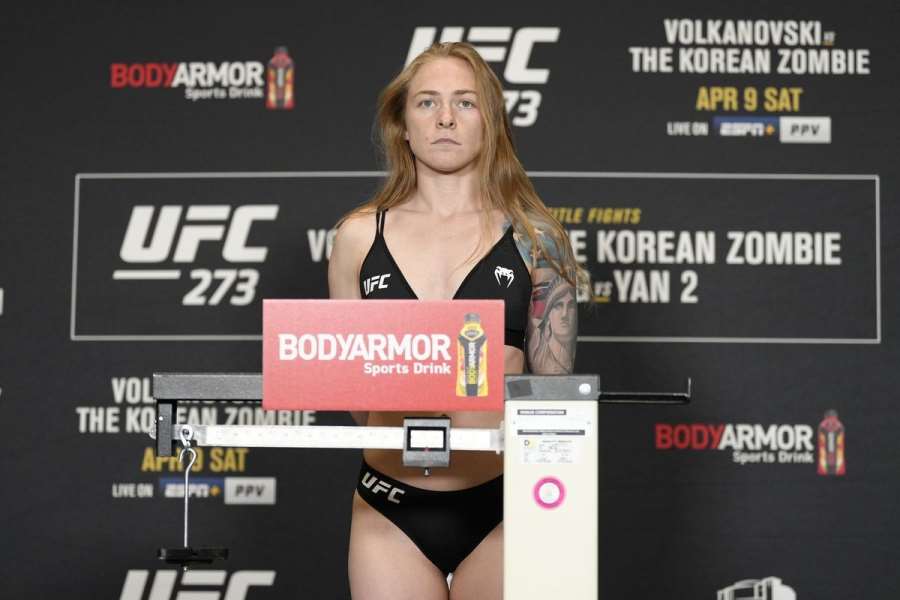 Kráska z UFC našla cestu k penězům. Prodává své fotky fanouškům